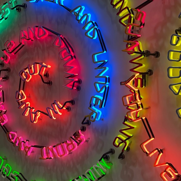 Meet your Posher, Heather - Picture 2 of 2